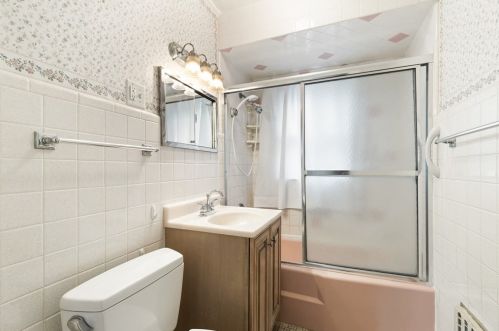 13 Edith St, Arlington MA 02474-8820 exterior