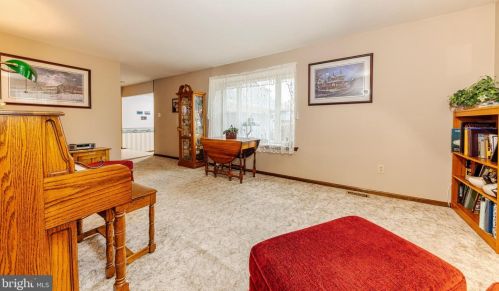 34 Pelham Dr, West Deptford NJ 08051-1736 exterior