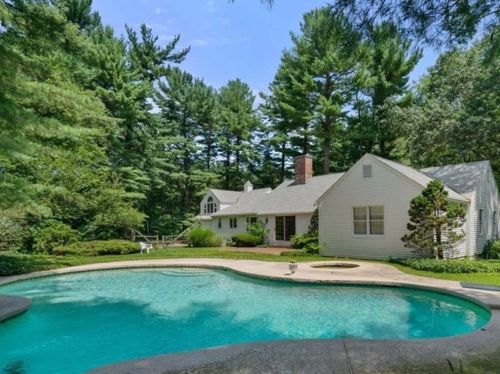 5 Smith Farm Trl, Lynnfield, MA 01940-1019