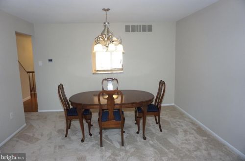 11916 New Country Ln, Columbia MD 21044-4405 exterior