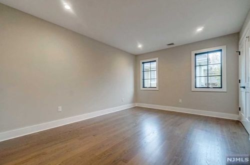 158 Magnolia Ave, Tenafly NJ  07670-1828 exterior