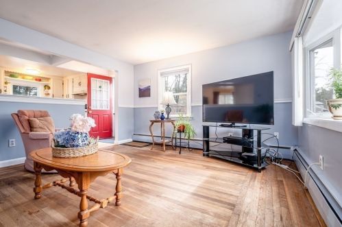 475 Newman Ave, Seekonk MA 02771-4606 exterior