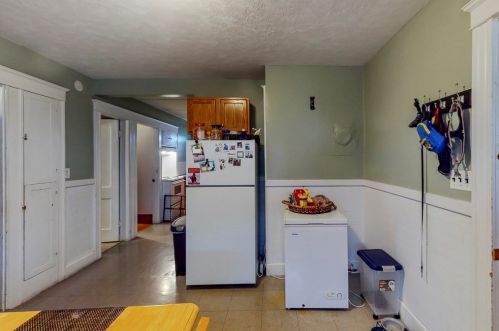 22 Collins St, Peabody MA 01960-1971 exterior