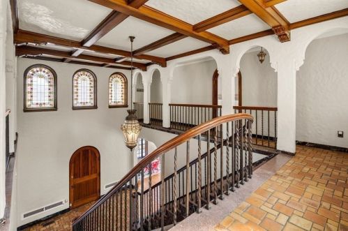 4 Kensington Rd, Worcester MA 01602-1814 exterior