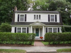 152 Pine Ridge Rd, Newton, MA 02468-1511