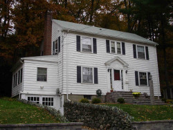 52 Oak Cliff Rd, Newton, MA 02460-2326