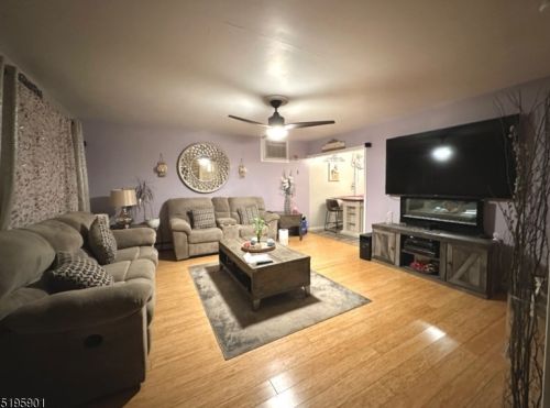 36 Laurel St, Carteret NJ  07008-2446 exterior