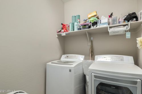 2316 Beautiful Ln, Phoenix AZ 85042-7116 exterior