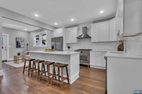 122 Grand Pl, Kearny NJ  07032-1847 exterior