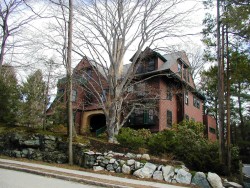 100 Valentine St, Newton, MA 02465-3028