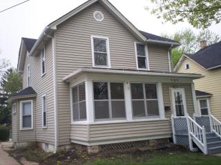 791 Benton St, Aurora IL  60505-3647 exterior