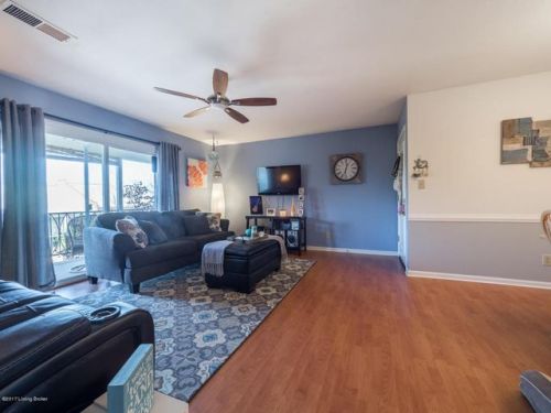 705 Highwood Dr, Louisville KY  40206-3264 exterior