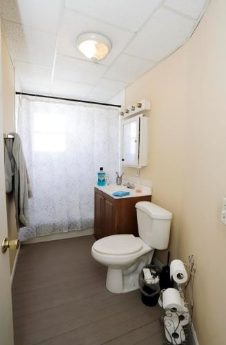 10 Viall St, New Bedford MA 02744-2505 exterior