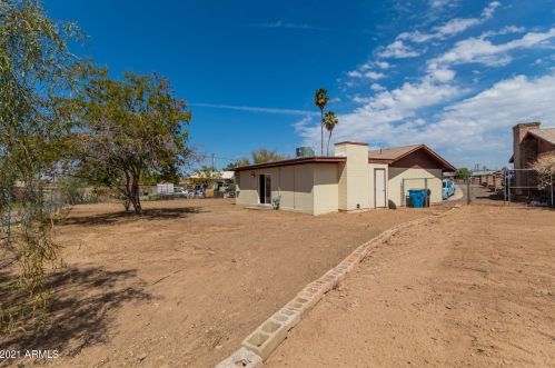 8444 6 Ave, Phoenix AZ 85023-6580 exterior