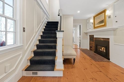 209 North St, Hingham, MA 02043-1871