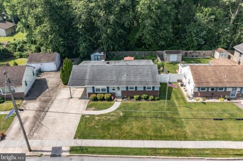 335 May Ave, West Deptford NJ 08096-1166 exterior