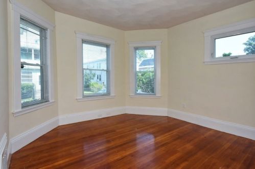 49 Highland Ave, Everett MA 02149-1434 exterior