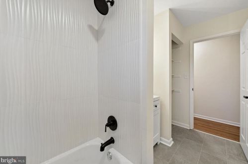 1050 Bennett Dr, West Deptford NJ exterior