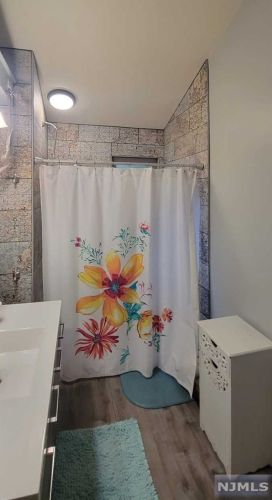 125 Upper Lakeview Ave, Skyline Lakes NJ  07456-2831 exterior