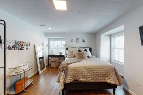 11 Colonial Dr, Shrewsbury MA  01545-1520 exterior