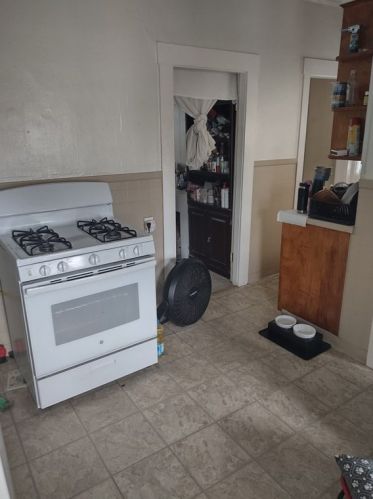 39 Eastern Ave, Worcester MA 01605-3046 exterior