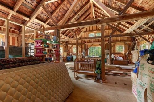 10 Summer St, Hingham MA 02043-2219 exterior