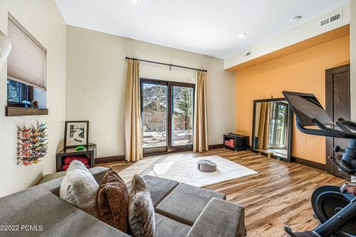 1995 Kidd Cir, Park City UT 84098-8512 exterior