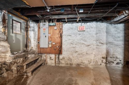 79 Hamden Cir, Quincy MA 02170-2101 exterior