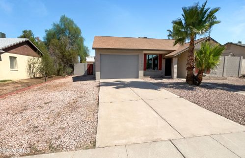 1956 Angela Dr, Phoenix AZ  85023-2334 exterior