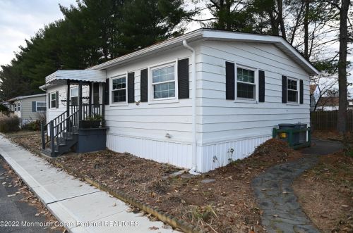 46 Southwind Cir, Jackson Twp NJ  08527-2809 exterior