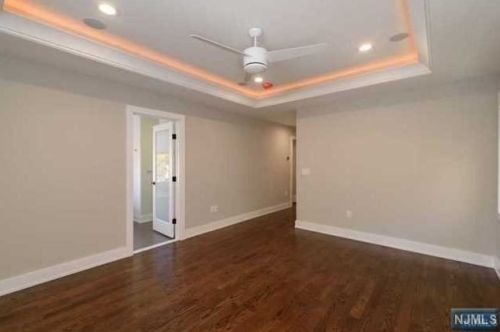 55 Cedar St, Cresskill NJ 07626-2508 exterior