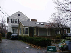 17 Vernon St, Newton, MA 02458-2022