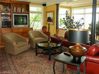 26504 Lake Rd, Cleveland OH  44140-2259 exterior