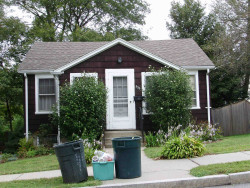 503 Auburn St, Newton, MA 02466-1706