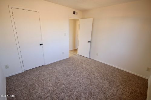 3024 64 Dr, Phoenix AZ 85033-4507 exterior