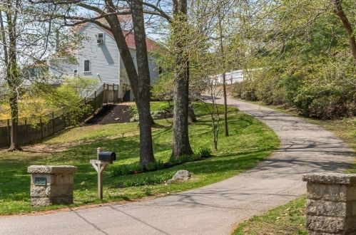 954 Hale St, Beverly, MA 01915-2234