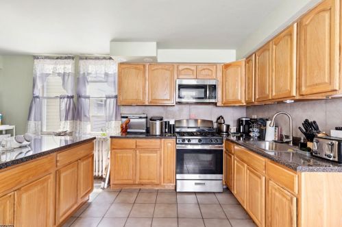 141 Heckel St, Belleville, NJ 07109-1057