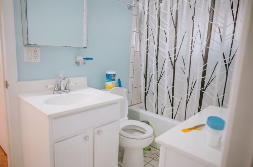 23 Burroughs Rd, North Reading MA 01864-1203 exterior