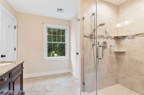 210 White Rd, Little Silver NJ 07739-1137 exterior