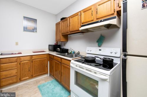 132 Main St, West Deptford NJ 08051-1046 exterior