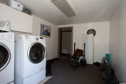 2079 Crk Rd, Sandy UT 84093-6449 exterior