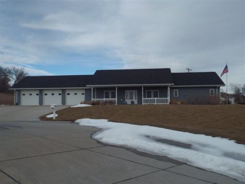 941 Darlin Ct, Sutherland, NE 69165-7273