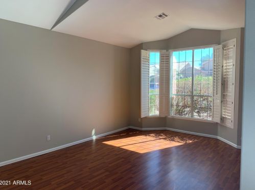 736 Beverly Ln, Phoenix, AZ 85023-3591