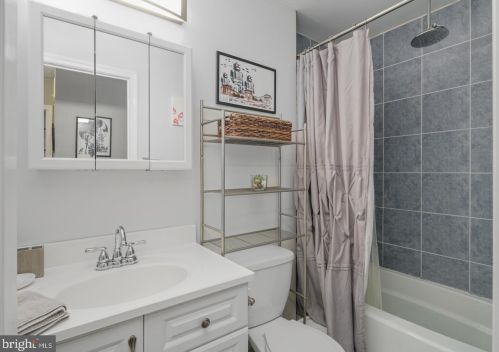 740 20th St, Philadelphia PA  19130-2004 exterior