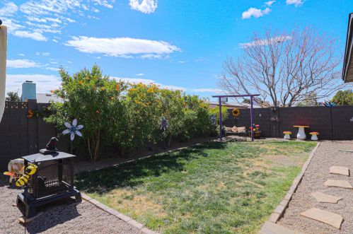 911 Campo Bello Dr, Phoenix AZ 85032-2051 exterior