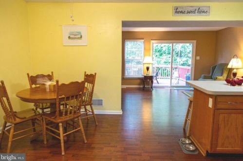 128 Mt Vernon Ct, West Deptford NJ 08096-6895 exterior