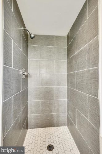 1525 Bay Dr, Shady Side MD exterior