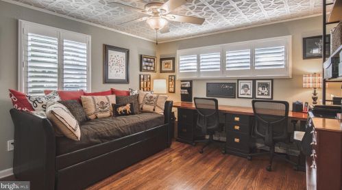 1 Beech Pl, West Deptford NJ 08096-3301 exterior