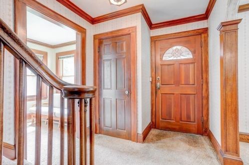 28 Iroquois Rd, Arlington, MA 02476-7814