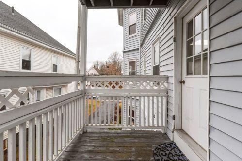 809 Washington St, Whitman MA 02382-2340 exterior